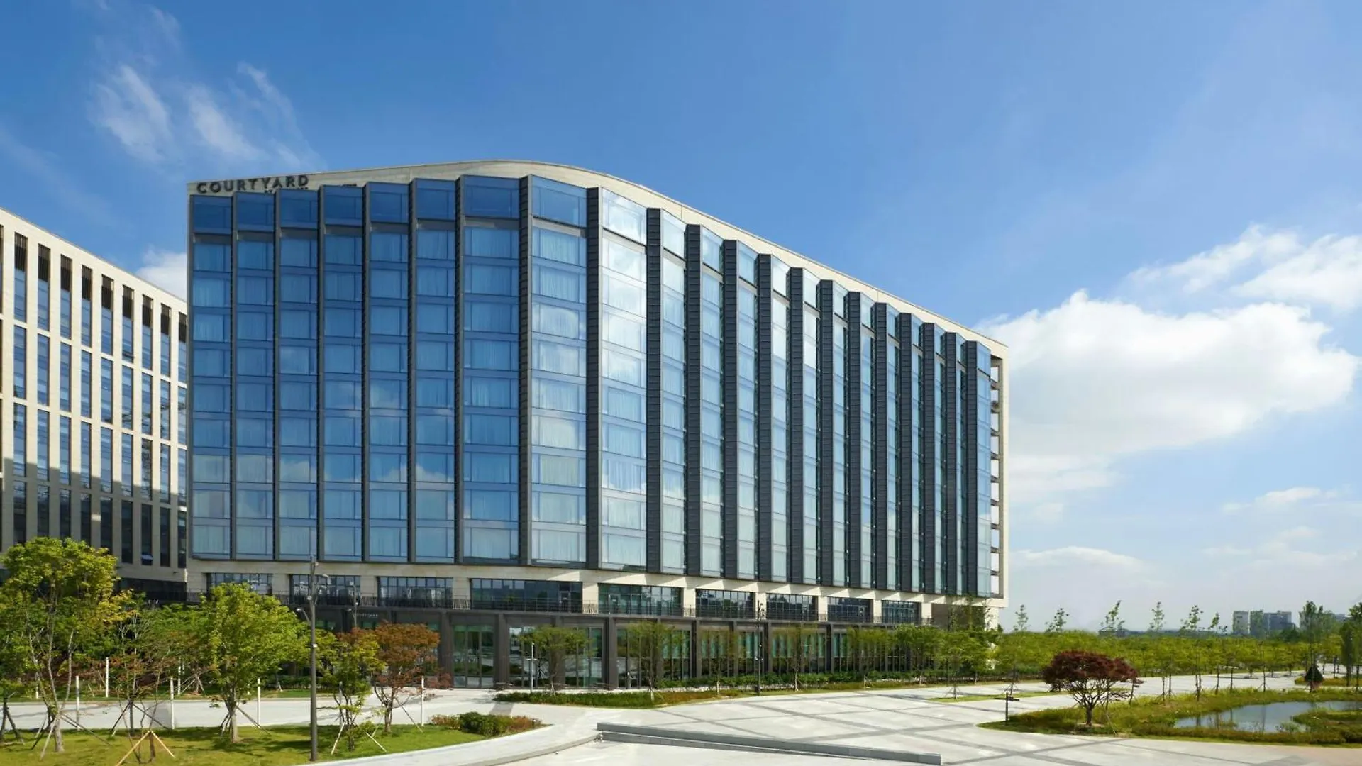 Courtyard By Marriott Seoul Botanic Park Hotel